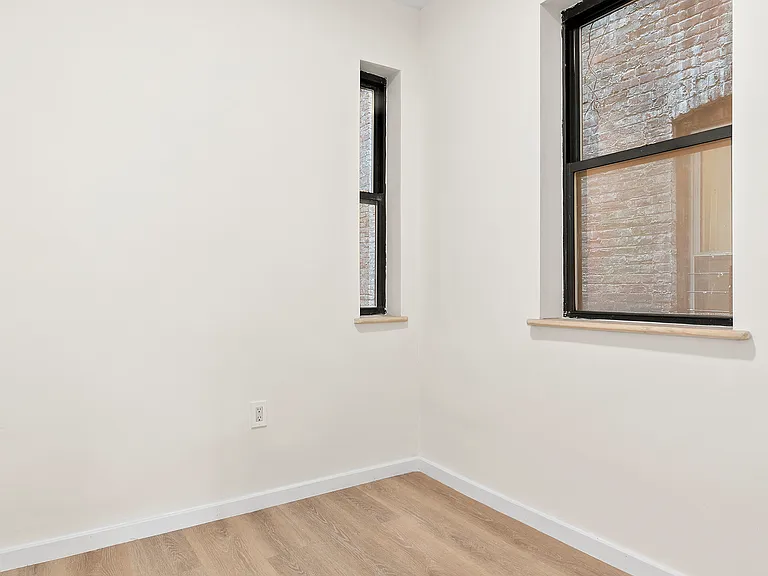 117 Henry St #8 — Photo 3