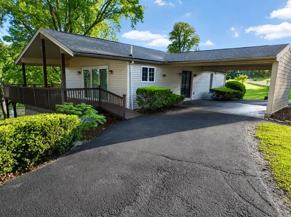 133 Crystal Dr, Lucasville, OH 45648