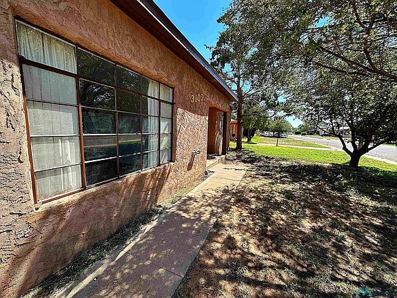 2nd image of 3105 Las Palomas Rd