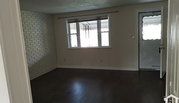 5th image of 4040 Saint Augustine Ln