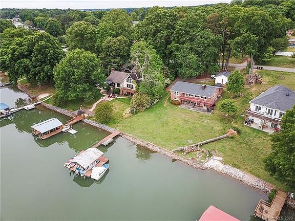 3rd image of 212 Elysian Dr