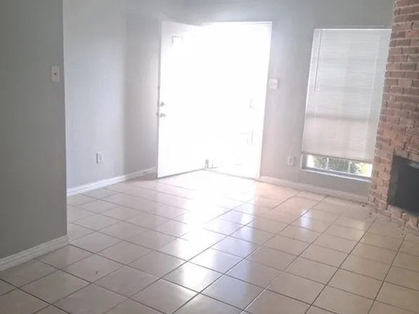 9459 Olde Towne Row, Dallas, TX 75227