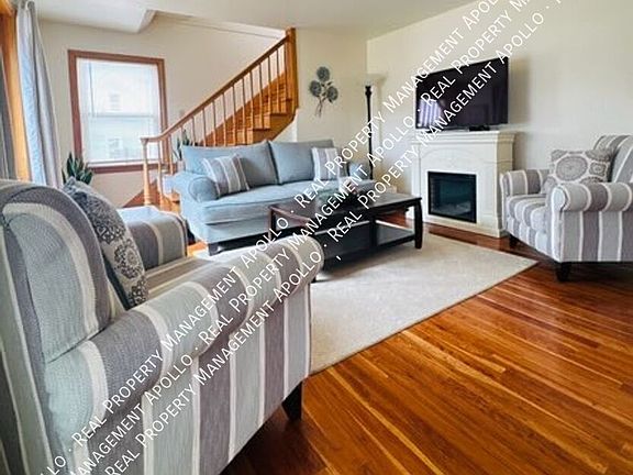 2nd image of 1129 Jordan Ave