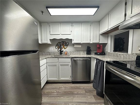 2nd image of 315 N Spruce St APT 301