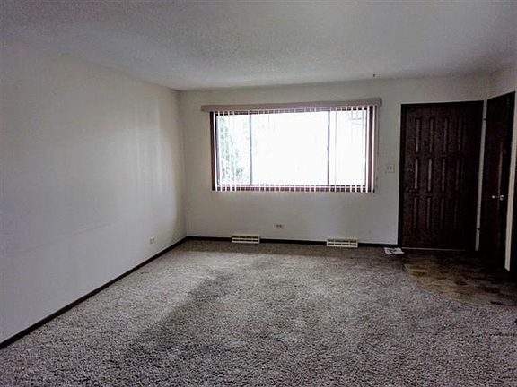 2nd image of 962 Manchester Ct #1