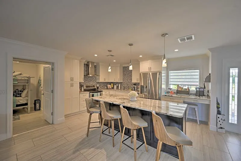 5330 Bayshore Ave — Photo 4