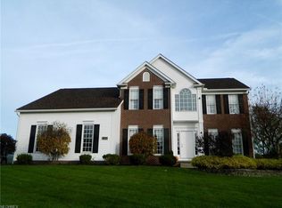 135 Chadwick Dr, Aurora, OH 44202