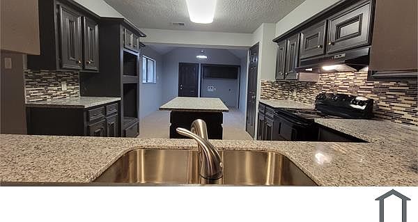 1st image of 19518 Autumn Creek Ln