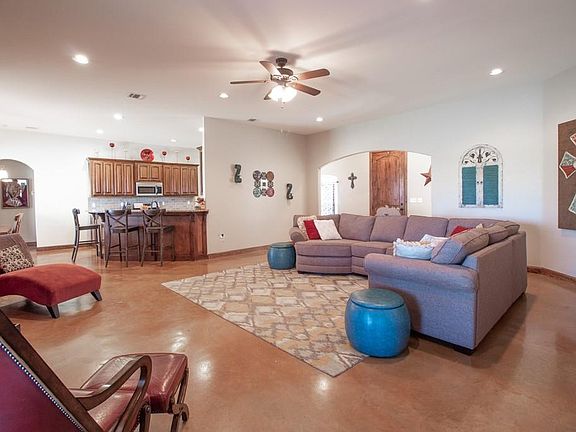 4th image of 1820 Bermuda Dr