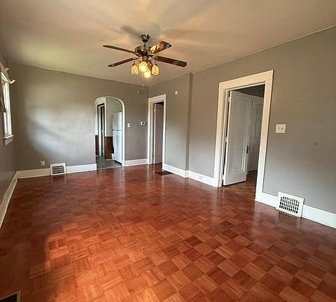5th image of 2830 Reynolds St
