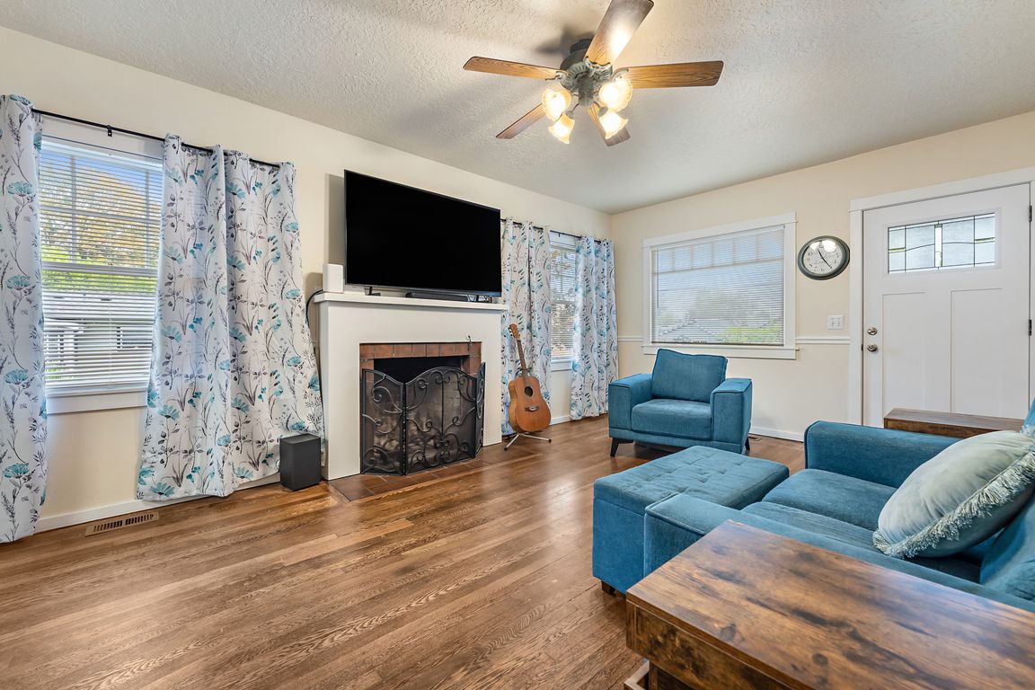 next background image