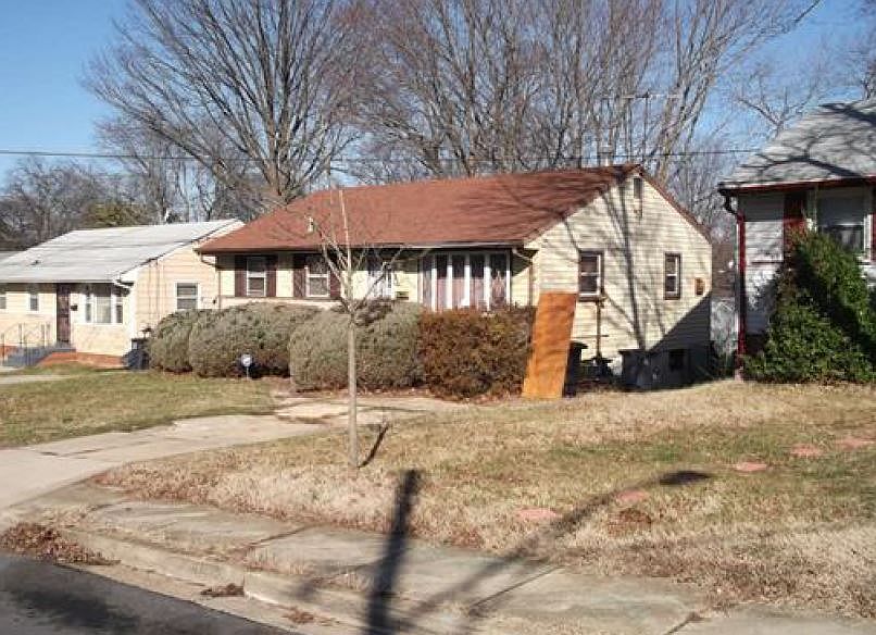 2nd image of 7110 E Chesapeake St