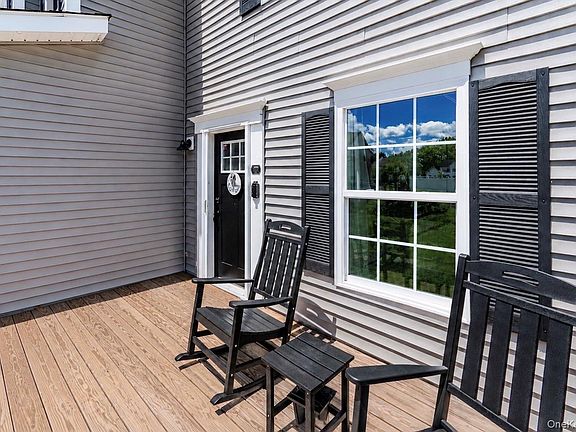 4th image of 211 Ridgeline Drive