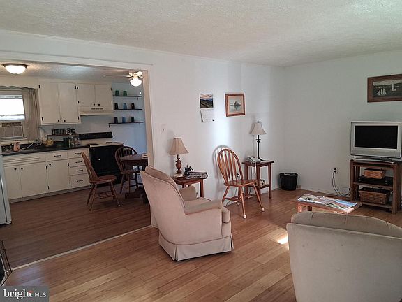 2nd image of 246 Laurel Ln