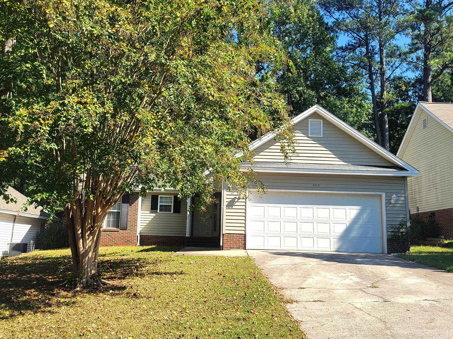 3 bed, 2.0 bath, 1140 sqft, $1,750 — Photo 2