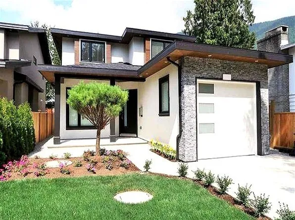 960 Montroyal Blvd, North Vancouver, BC V7R 2H1