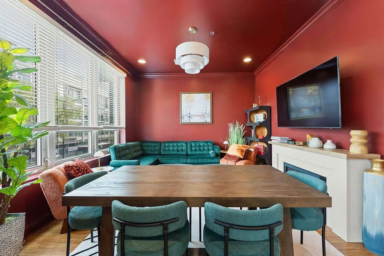 3 bed, 2.0 bath, 1173 sqft, $6,213 — Photo 1