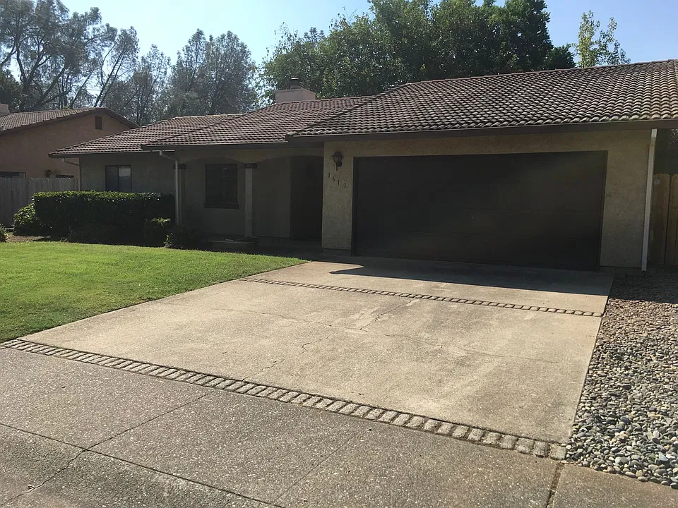 1611 Arroyo Manor Dr