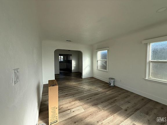 4th image of 414 Woodrow Ave
