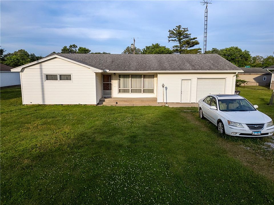 1st image of 831 Texas Pl