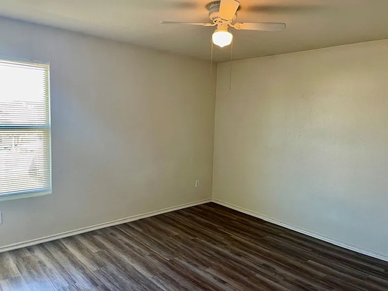 820 Wrigley Dr — Photo 30