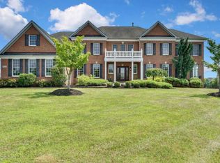 712 Summer Dr, Manalapan, NJ 07726