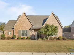 2844 Nature's Cove Dr, Owens Cross Roads, AL 35763