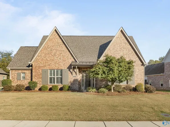 2844 Nature's Cove Dr, Owens Cross Roads, AL 35763