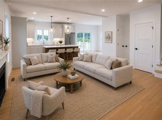 30 Bunker Hill Xing, Portsmouth, RI 02871
