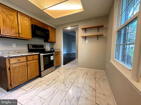 5th image of 1627 Nathan Ln