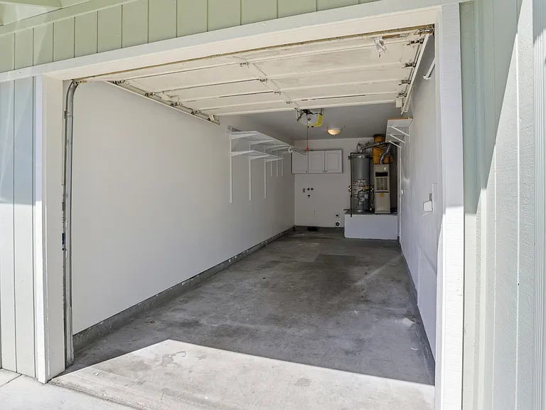 498B Beck St — Photo 18