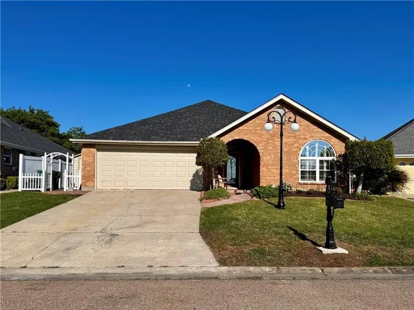 211 Chimaera Ln, Slidell, LA 70458