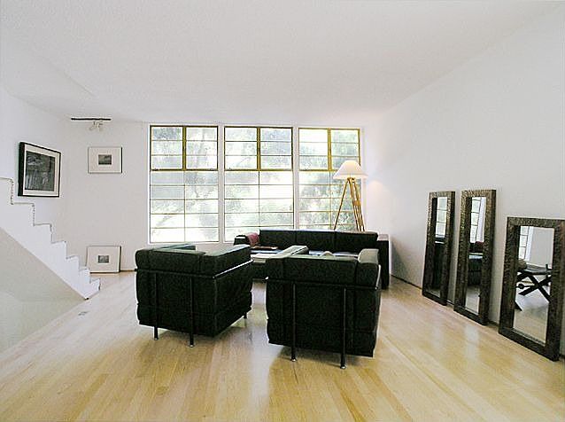 1st image of 8822 Wonderland Ave