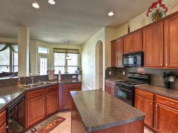 Island kitchen w/abundance of storage