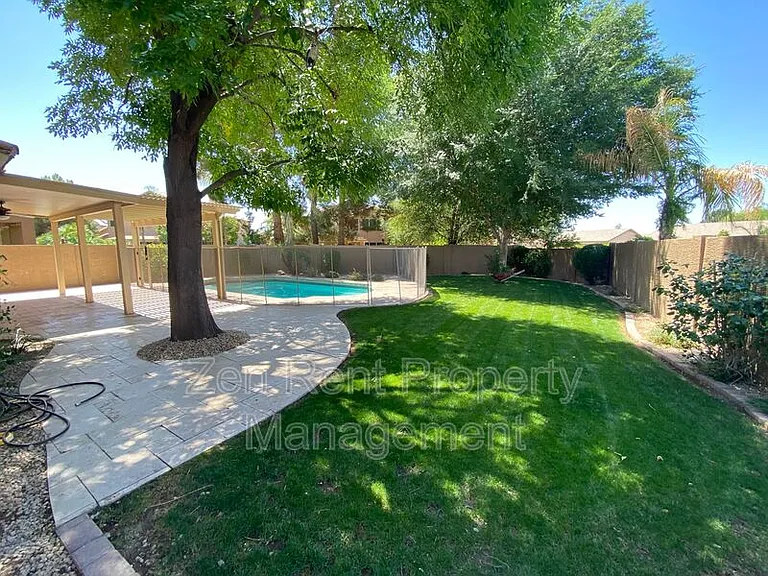 426 S Burk St — Photo 38