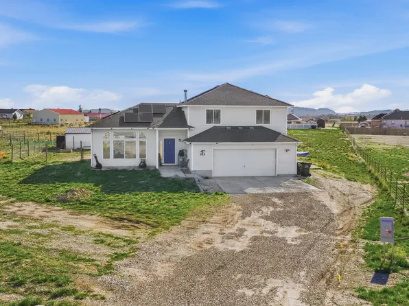 353 Thoroughbred Dr, Spring Creek, NV 89815