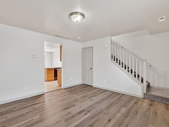 4th image of 501D Pheasant Ridge Dr