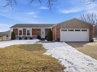 6042 Barker Ave, Waterford, MI 48329