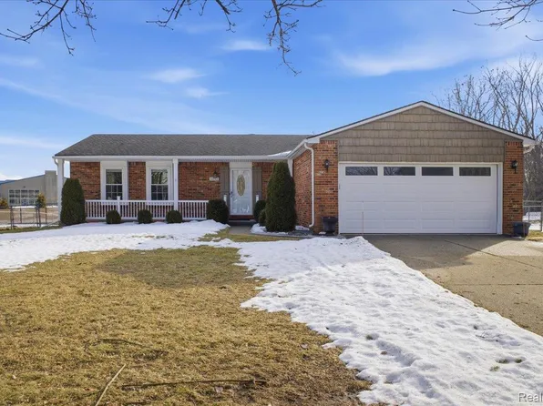 6042 Barker Ave, Waterford, MI 48329