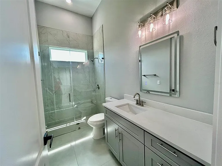 8147 Tracy Cir — Photo 24