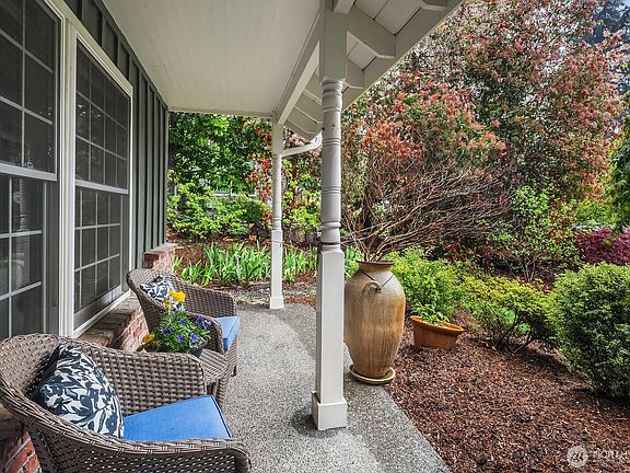 4th image of 14314 NE 10th Place