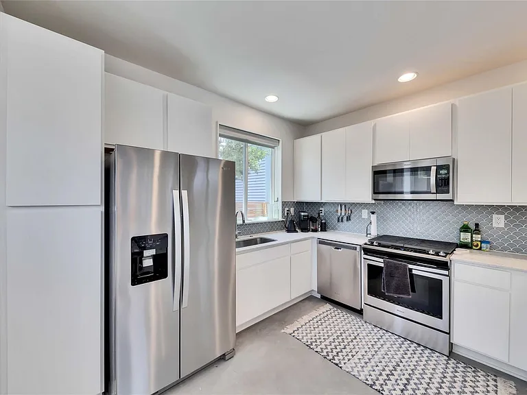 814 N Bluff Dr #82 — Photo 10