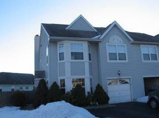 2740 Spring Meadow Dr, Warrington, PA 18976