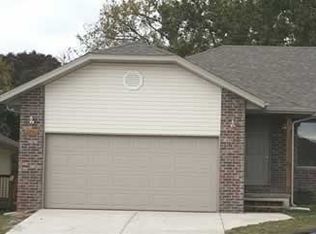 3741 W Brook Ct, Springfield, MO 65807