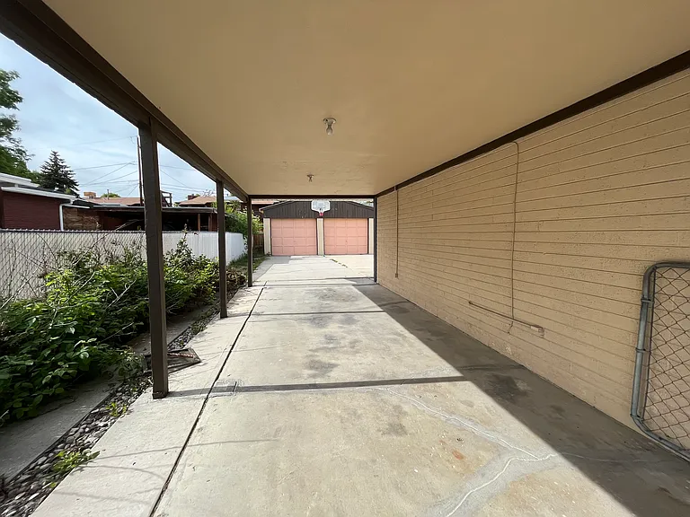 537 E Delno Dr — Photo 20