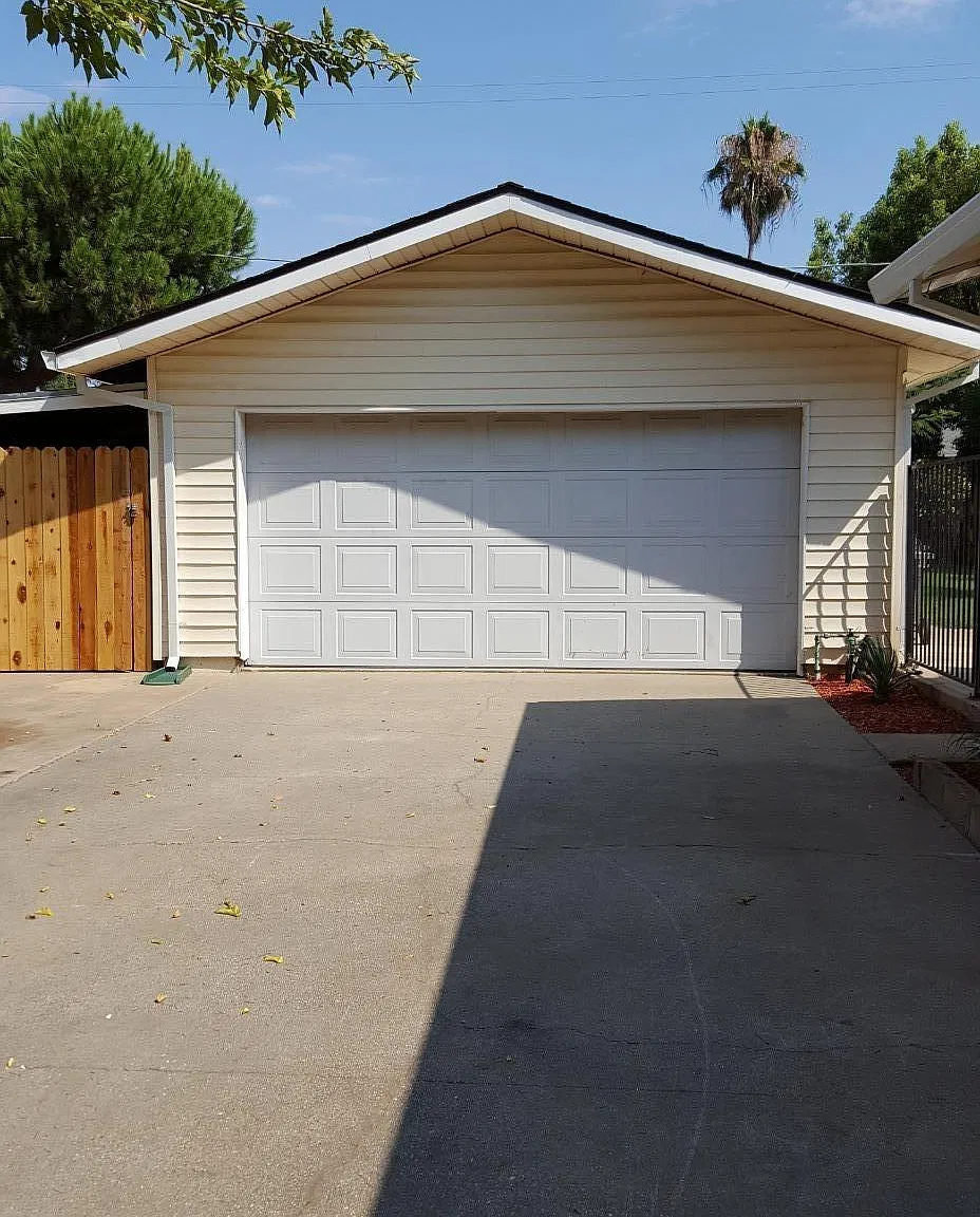 5719 Francis Dr — Photo 3