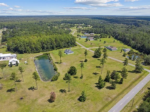 5th image of 41 Thoroughbred Rd