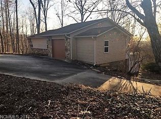 668 Finley Cove Rd, Hendersonville, NC 28739