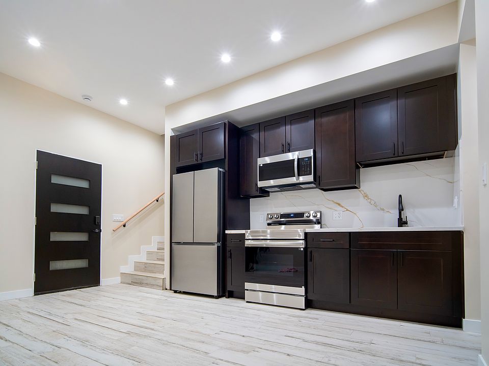 1st image of 9610 Dorrington Ave #2