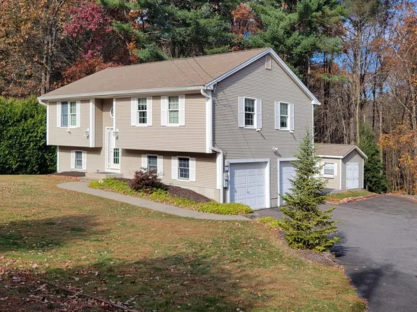 18 Gunn Road Ext, Southampton, MA 01073